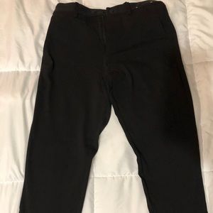 Uniqlo cropped pants